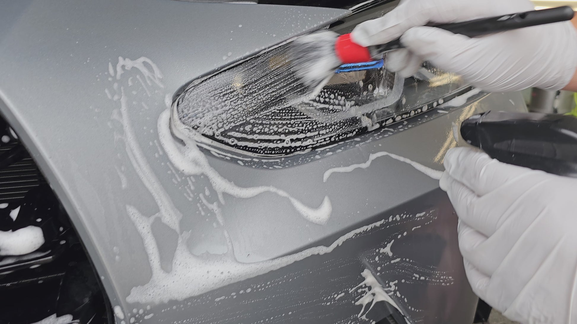 01 Versa Clean Car Cleaning Product in action